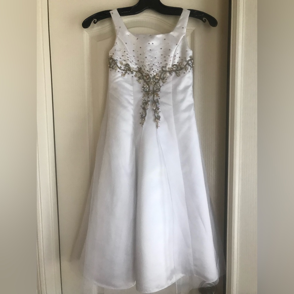 Tiffany Designs White Girl’s Formal/Pageant Dress Size 4